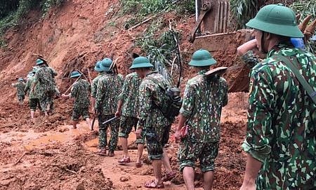 வியத்நாம்: நிலச்சரிவில் சிக்கி 22 ராணுவத்தினா் பலி