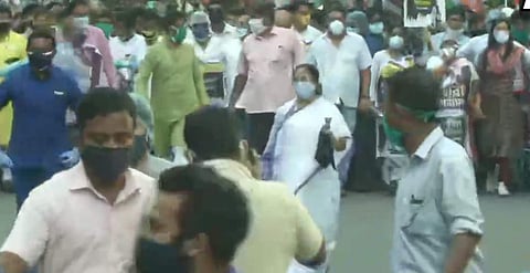 பேரணியில் ஈடுபட்ட மேற்குவங்க முதல்வர் மம்தா பானர்ஜி