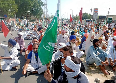 இன்று சாலை மறியலில் ஈடுபட்ட பஞ்சாப் மக்கள்