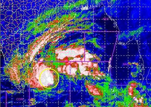 வங்கக் கடலில் உருவானது நிவர் புயல்