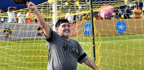 உங்களுக்காகவே கால்பந்து ஆட்டங்களைப் பார்த்தேன்: மாரடோனாவுக்கு இரங்கல் தெரிவித்த கிரிக்கெட் வீரர்கள்