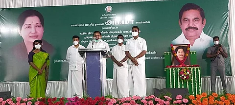 நீலகிரி மாவட்டம் உதகையில் நடந்த ஆய்வுக் கூட்டத்துக்குப் பின்னர் செய்தியாளர்களிடம் பேசிய முதல்வர் பழனிசாமி