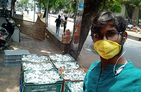 வீணாகும் உணவை சேகரித்து தினமும் 2,000 பேருக்கு உணவளிக்கும் இளைஞர்