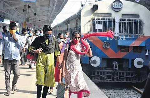 பெண் பயணிகளுக்கு டிச. 14 முதல் நேரக்கட்டுப்பாடு நீக்கம்: ரயில்வே நிர்வாகம்