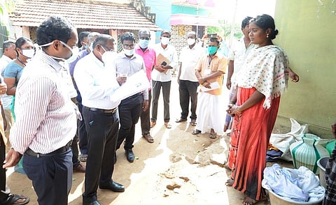 ஆய்வு செய்த சிவகங்கை மாவட்ட தோ்தல் பணிக்கான சிறப்பு பாா்வையாளரும், சமூக நலத்துறை ஆணையருமான டி. ஆபிரகாம்.