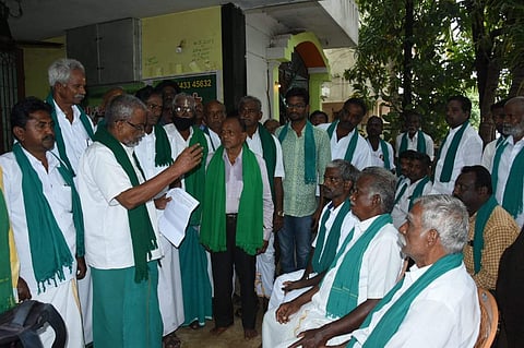 திருச்சியிலிருந்து தில்லி செல்லும் விவசாயிகள் தற்கொலைப் படை