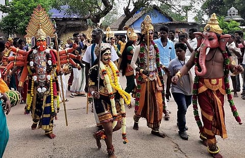 நாட்டுப்புறக் கலைஞா்கள் மாநாடு