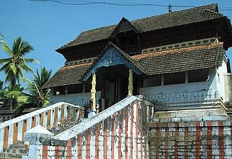 திருவட்டாறு ஆதிகேசவப் பெருமாள் கோயிலின் பிரதான முகப்பு.