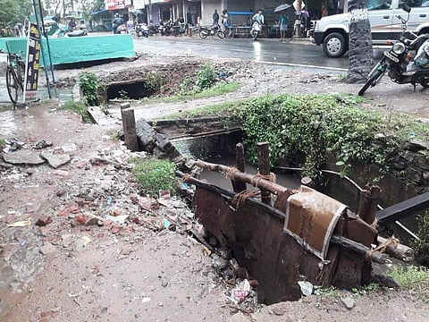 ஆபத்தான நிலையில் அகலப் பள்ளம்