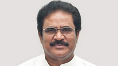 இலங்கை கடற்படையால் மீனவர்கள் கைது செய்யப்பட்டதற்கு காங்கிரஸ் தலைவர் திருநாவுக்கரசர் கண்டனம் தெரிவித்துள்ளார்.