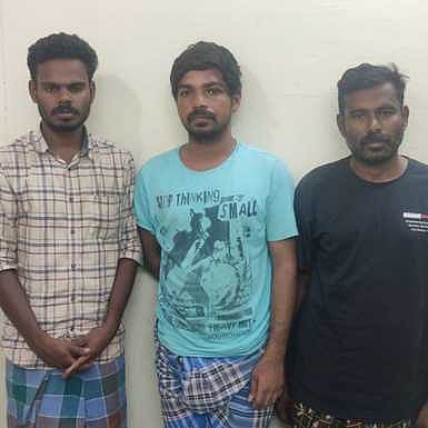 வீட்டின் பூட்டை உடைத்து திருடிய 3 இளைஞா்கள் கைது