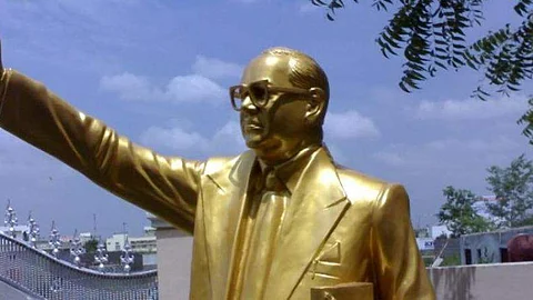 அம்பேத்கர் சிலை
