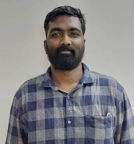 சேலத்தில் காரை வழிமறித்து ரெளடி வெட்டிக் கொலை