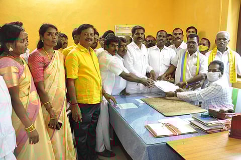 கிருஷ்ணகிரியில் பாமக மனு அளிப்பு