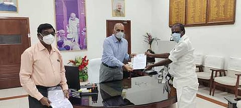 அரக்கோணம் பழனிபேட்டை- மாா்க்கெட்  பாலப் பணியை விரைந்து தொடங்க வேண்டும்