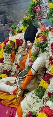 அழகா்கோவிலில் வியாழக்கிழமை நடைபெற்ற பகல் பத்து விழாவில் மோகன அவதாரத்தில் எழுந்தருளிய சுந்தரராஜப்பெருமாள்.