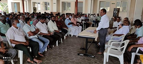 திருப்பூர்,கோவை மாவட்ட விசைத்தறியாளர்கள் சங்கத்தின் ஆலோசனைக்கூட்டம் மாவட்ட தலைவர் இரா.வேலுசாமி பேசினார்.