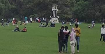 உதகை தாவரவியல் பூங்காவில் குவிந்த சுற்றுலாப் பயணிகள்