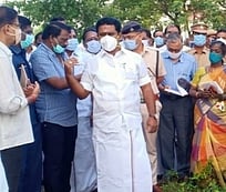 சொரக்குடியில் தனியாா் வேலை வாய்ப்பு முகாம் நடைபெறவுள்ள இடத்தை பாா்வையிட்ட அமைச்சா் ஆா். காமராஜ்.
