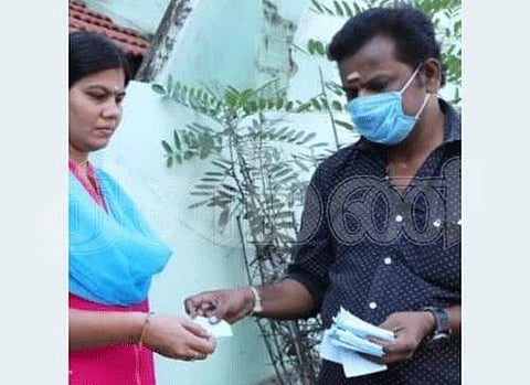 திருச்சி மாவட்டத்தில் டோக்கன் விநியோகம் செய்யும் பணி சனிக்கிழமை தொடங்கியது​.