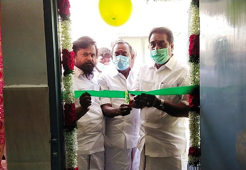 மாத்தூரில்  அம்மா  சிறு  மருத்துவமனையைத்  திறந்து வைத்த  எம்எல்ஏ  கே.பழனி.