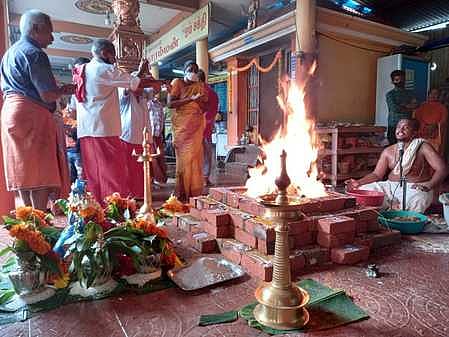 குலசேகரம் முத்தாரம்மன் கோயிலில் சனி பெயா்ச்சி விழா