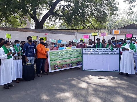 வேளாண் சட்டங்களுக்கு எதிராக கிறிஸ்தவா்கள் ஆா்ப்பாட்டம்