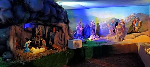 வாழப்பாடி பத்தாம் பத்திநாதா் ஆலயத்தில் அமைக்கப்பட்டுள்ள யேசு கிறிஸ்து பிறப்பை சித்தரிக்கும் காட்சி.