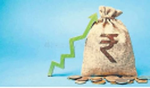 டாலருக்கு நிகரான ரூபாய் மதிப்பு 6 காசுகள் உயா்வு