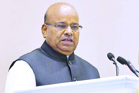 கல்வி உதவித்தொகை திட்டத்தால் 4 கோடி தாழ்த்தப்பட்ட மாணவா்கள் பலனடைவா்