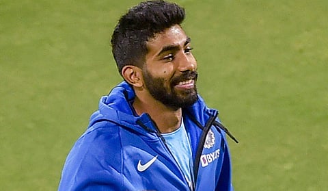 ஒருநாள் தொடரில் ஒரு விக்கெட்டும் எடுக்காததால், ஐசிசி தரவரிசையில் முதலிடத்தை இழந்த பும்ரா!