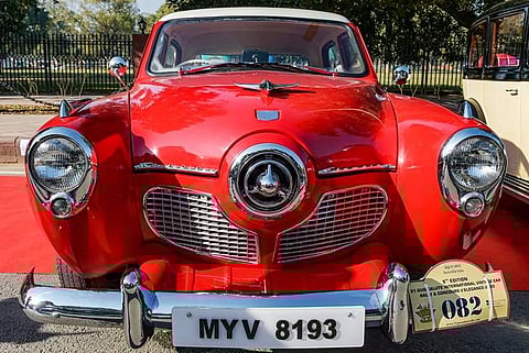 புது தில்லியில் நடைபெற்ற 21 கன் சல்யூட் விண்டேஜ் கார் அணிவகுப்பு 