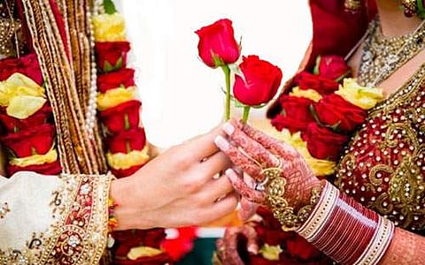 திருமண ஊர்வலத்தில் மணமகன் மரணம்