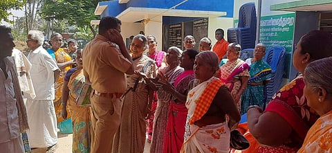 குடியாத்தம் ஒன்றியத்தில் இணைய மறுத்து மக்கள் உண்ணாவிரதம்