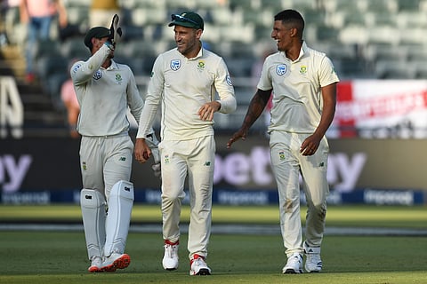 டெஸ்ட் & டி20 அணிகளுக்கான கேப்டன் பொறுப்பிலிருந்து விலகினார் டு பிளெஸ்ஸிஸ்!