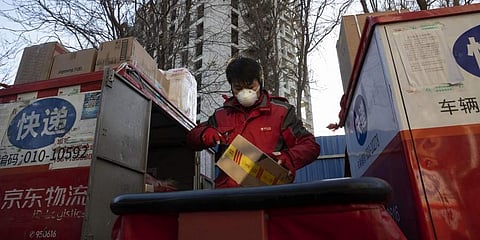 கரோனா வைரஸ் பாதிப்பினால் இப்படி மாறிவிட்டார்களாம் சீனர்கள் 