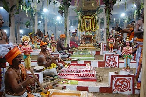 பெரியகோயில் குடமுழுக்கு: யாக பூஜைகள் தொடக்கம்