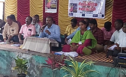 கூட்டத்தில் பேசிய ஆட்சியா் த. ஆனந்த்.