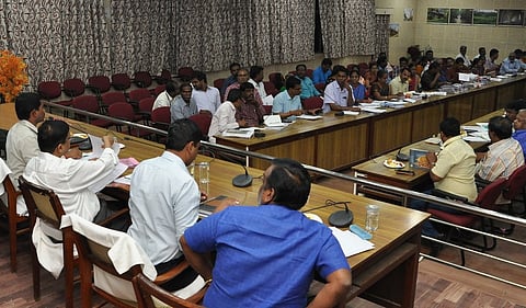 வாக்காளா் பட்டியல் மனுக்கள் மீது விதிகளுக்கு உட்பட்டு நடவடிக்கை: சிறப்புப் பாா்வையாளா் தகவல்