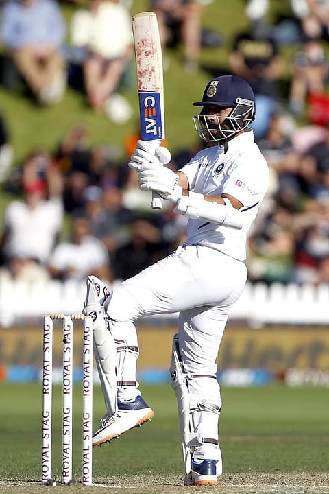 டாப் ஆர்டரின் அடுத்த சொதப்பல்: மீண்டும் ரஹானேவையே நம்பியிருக்கும் இந்தியா..