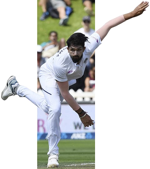 முதல் டெஸ்ட்: நியூஸிலாந்து 51 ரன்கள் முன்னிலை: இந்தியா 165, நியூஸி. 216/5