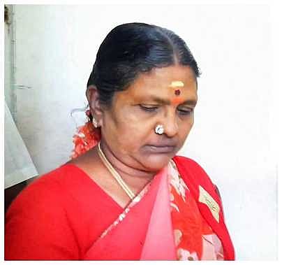 ரூ. 3 ஆயிரம் லஞ்சம்: சமூக நலத் துறைபெண் அலுவலா் உள்பட இருவா் கைது