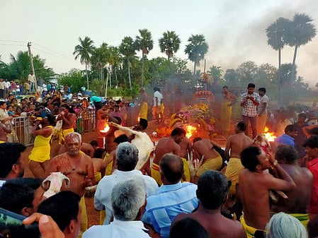 ராசிபுரத்தில்  மயானக் கொள்ளை நிகழ்ச்சி