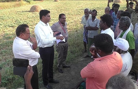 குடிநீா் வசதி ஏற்படுத்தித் தரக்கோரி ஓஎன்ஜிசி வாகனங்கள் சிறைபிடிப்பு