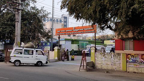 கிருஷ்ணகிரியில் அமைந்துள்ள கிருஷ்ணகிரி மாவட்ட அரசு தலைமை மருத்துவமனை.