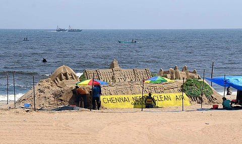 மணல் ஓவியம் மூலம் சுற்றுச்சூழல் விழிப்புணர்வு