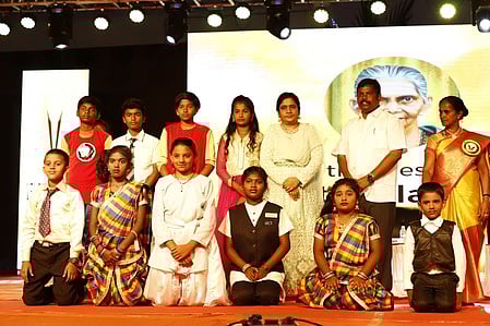 இலத்தூா் வேல்ஸ் வித்யாலயா பள்ளி ஆண்டுவிழா