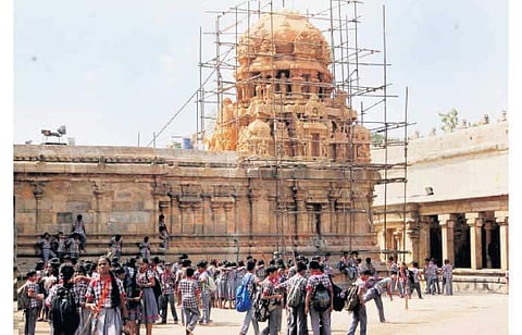 பாண்டிய மன்னன் கட்டிய அம்மன் கோயில்