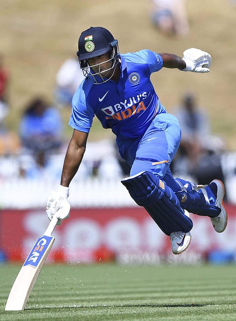 முதல் ஒரு நாள் போட்டியில் இந்தியா பரிதாப தோல்வி