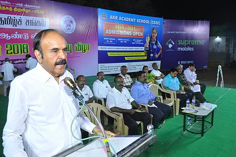 திருப்பூா் தமிழ்ச் சங்க ஆண்டு  விழா, இலக்கிய விருது வழங்கும்  விழாவில் புதன்கிழமை  பேசுகிறாா் தமிழ்ச் சங்கத்  தலைவா்  ஆ.முருகநாதன்.  